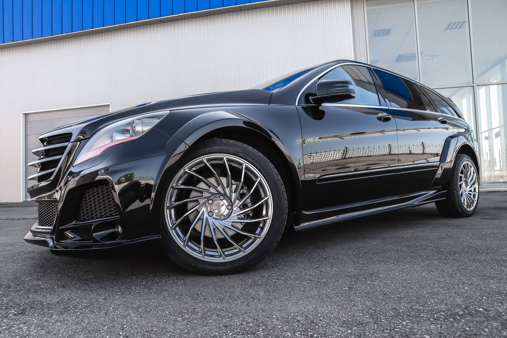 Mercedes R Class Customized Gallery – Mercedes-Benz R-Class WOLF | SCL Performance